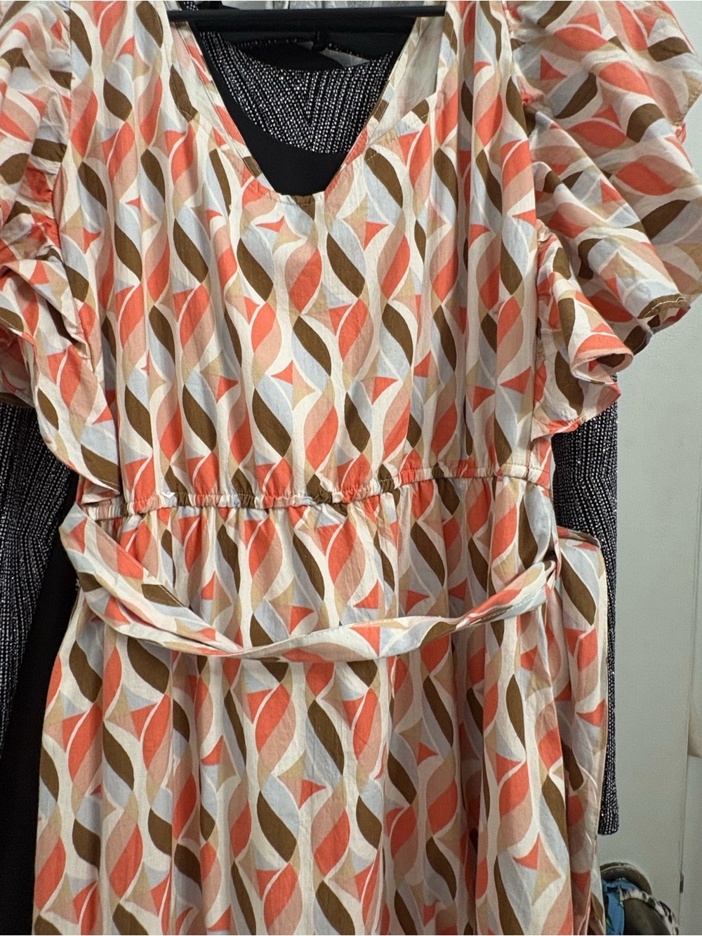 Women's Scoop Neck Printed Tie-Waist Dress in Coral and Cream size large